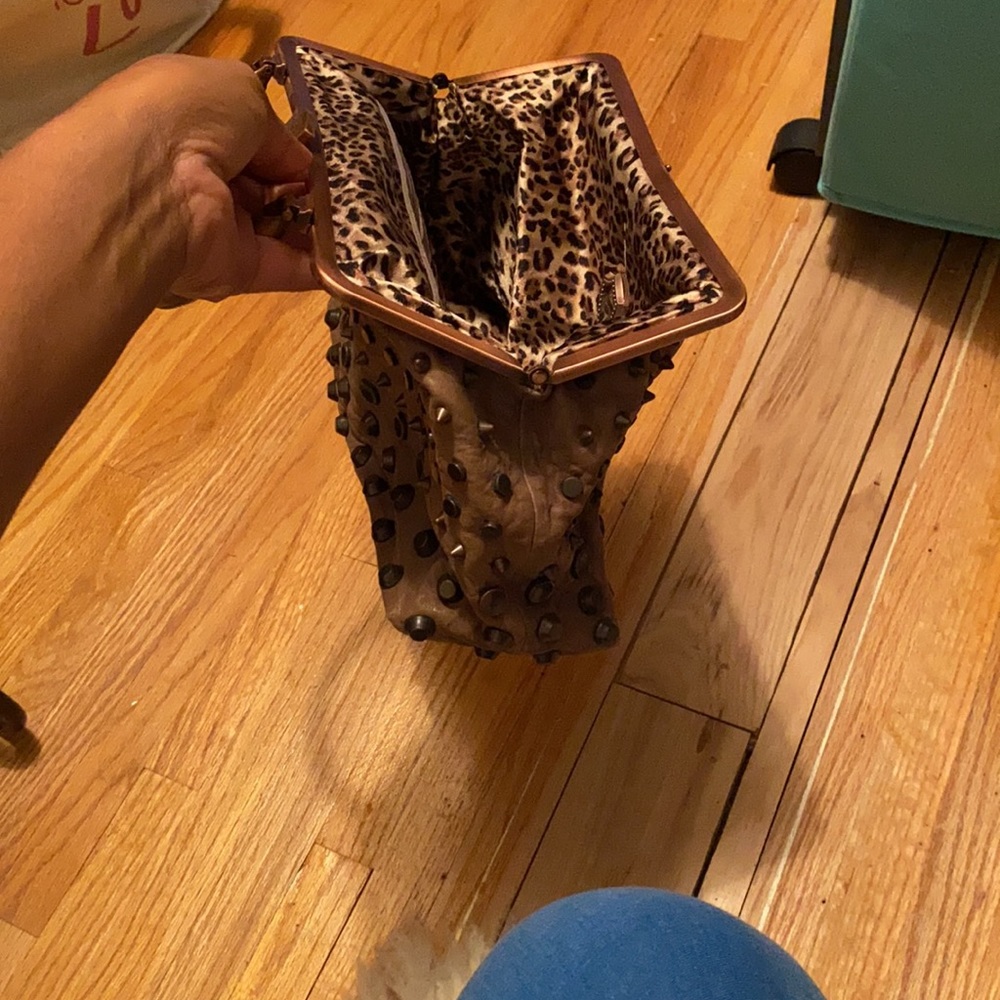 Clutch - Picture 4 of 7